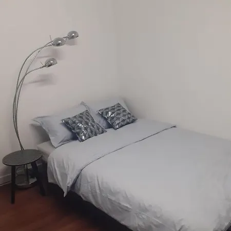 Jade Apartment *